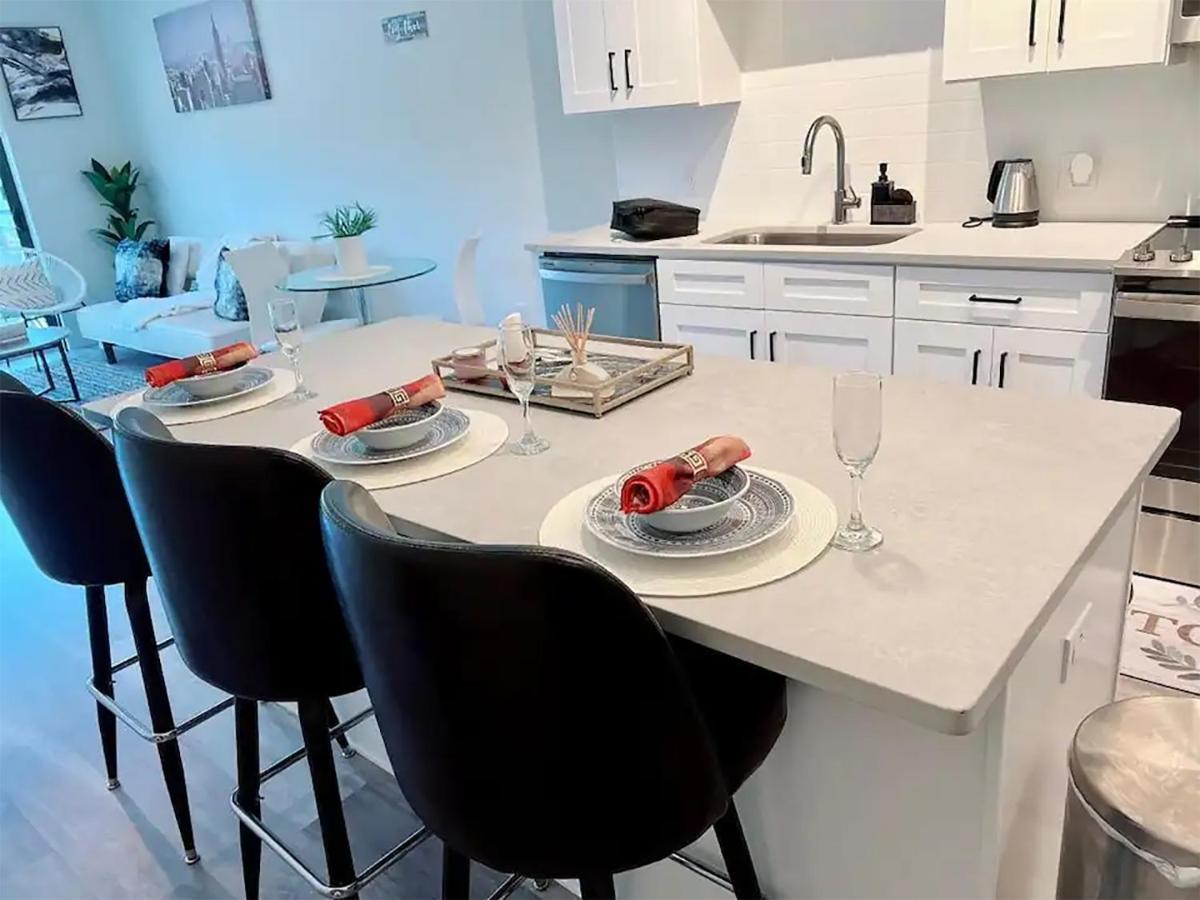 Lux Property Great For 1 To 8 Guests-Family Trip ,5Beds 2Rooms Staycation With Gym And Ev, Proximity To Downtown And Beaches 웨스트 팜 비치 외부 사진